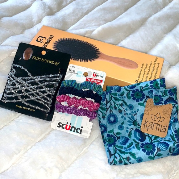 Hair Accessories - Picture 1 of 7